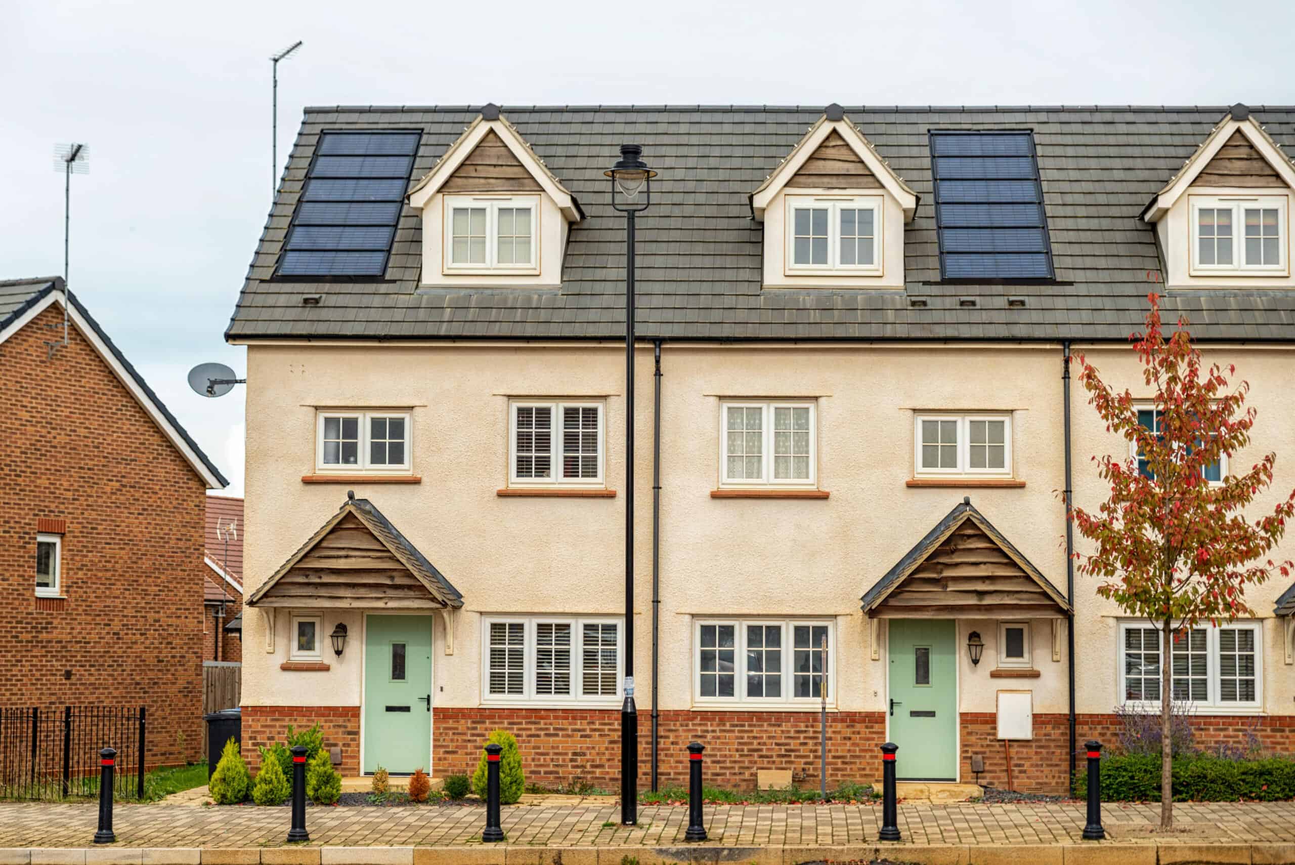 Can conveyancing solicitors act for both seller and purchaser?